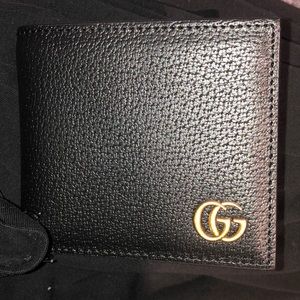Black GG Marmont Gucci Wallet